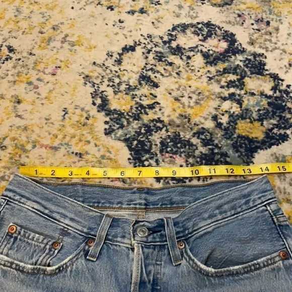 Levi’s 501 tapered button fly jeans Ripped knees Light wash Women’s size 26 - Picture 10 of 15